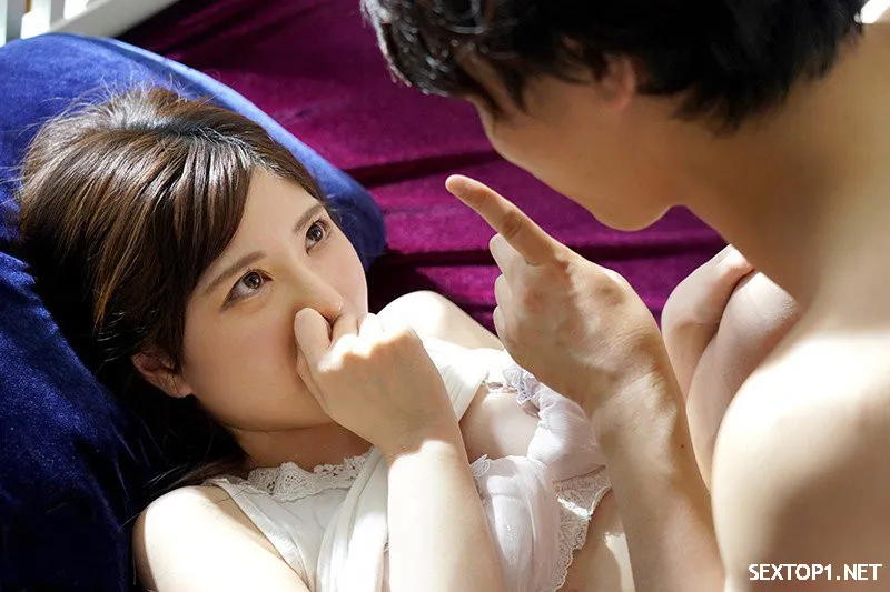 Dẫn bạn về nhà, bị bạn địt luôn vợ yêu của mình